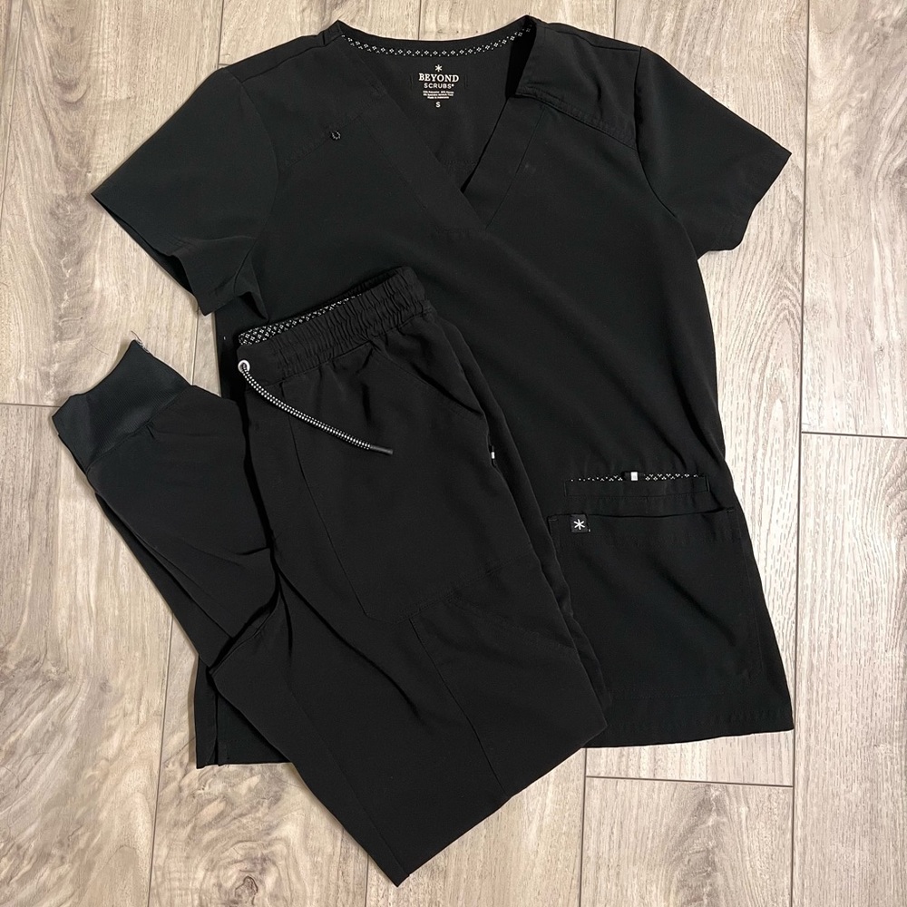 Beyond Scrubs black scrub set S/XS tall
